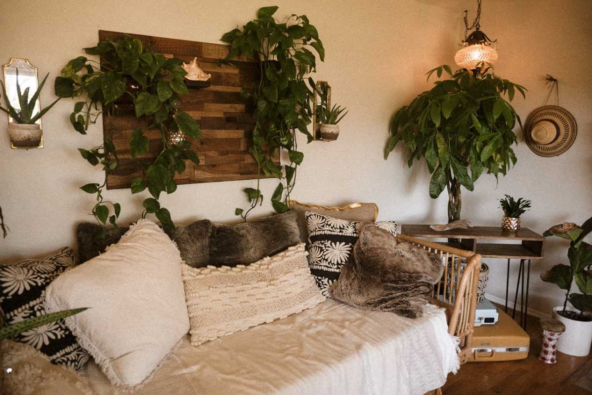 The Art of Throw Pillow Layering to Transform Your Couch Game